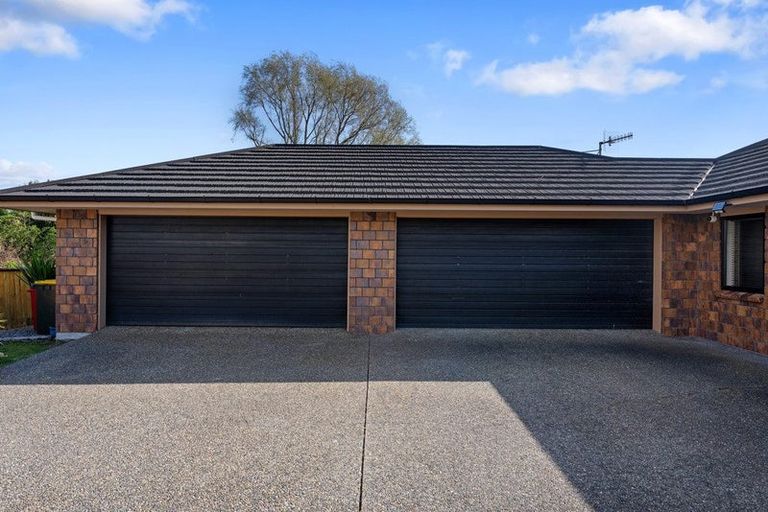 Photo of property in 17 Gandalf Crescent, Paraparaumu, 5032