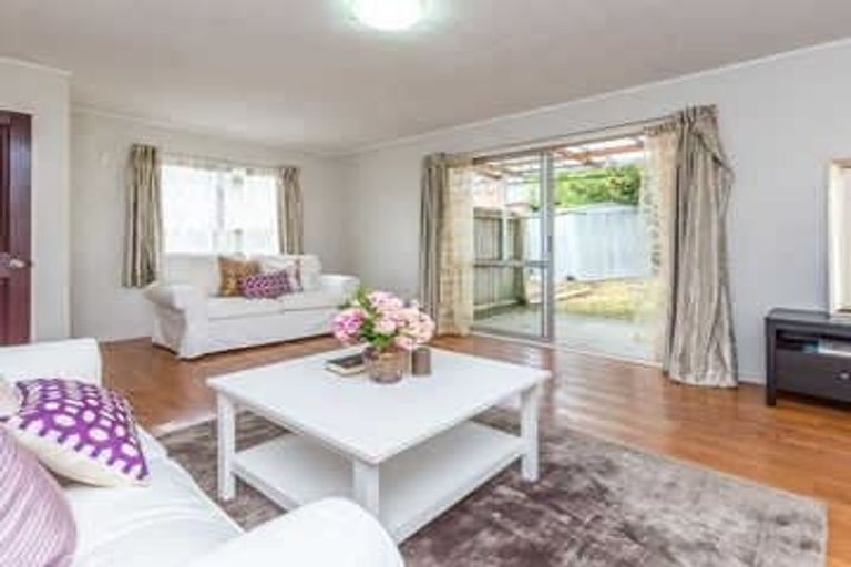 Photo of property in 60 Kohekohe Street, New Lynn, Auckland, 0600