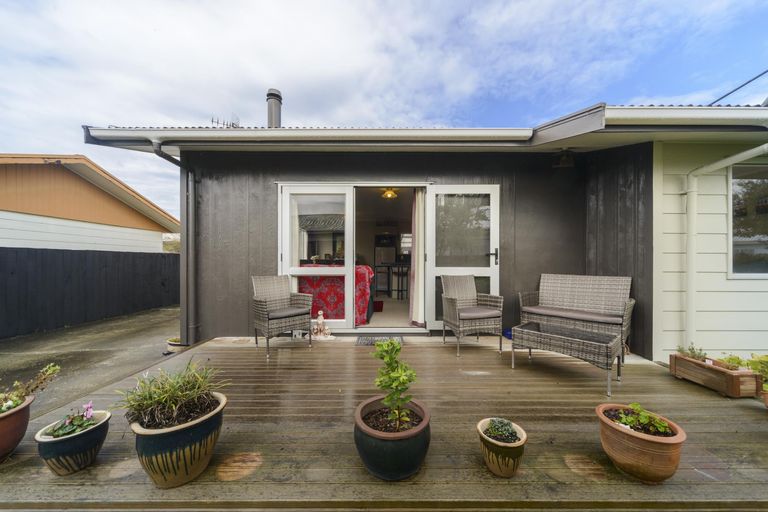 Photo of property in 15a Thomson Street, West End, Palmerston North, 4412