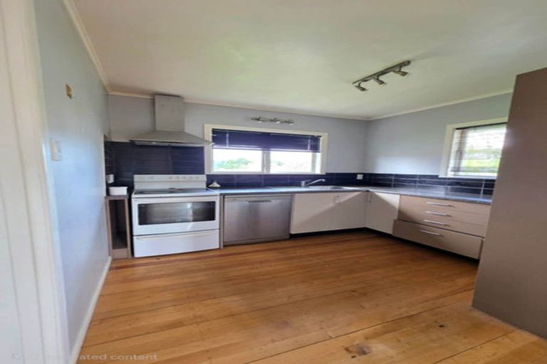Photo of property in 9 Reiman Street, New Lynn, Auckland, 0600