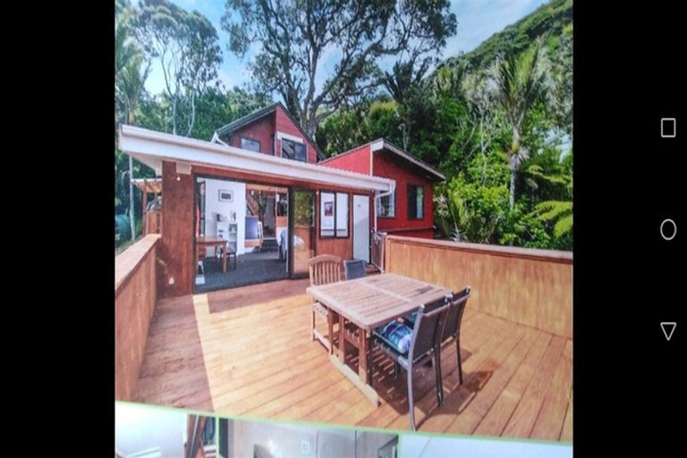 Photo of property in 53 Rayner Road, Piha, New Lynn, 0772