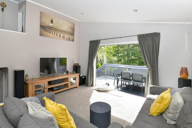 Photo of property in 38 Weatherly Road, Torbay, Auckland, 0630