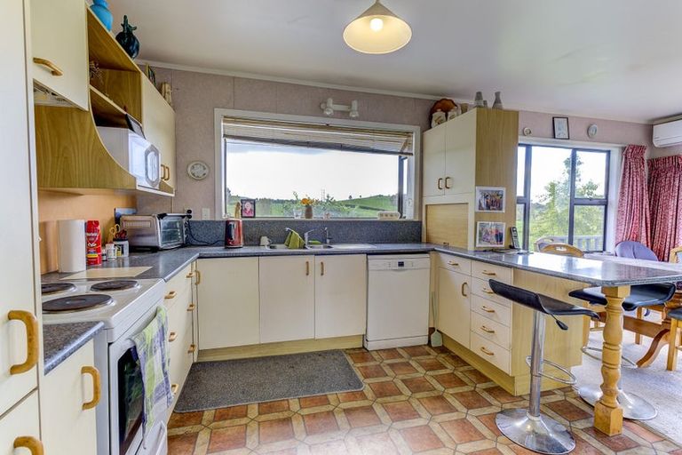 Photo of property in 294 Tuhikaramea Road, Temple View, Hamilton, 3290