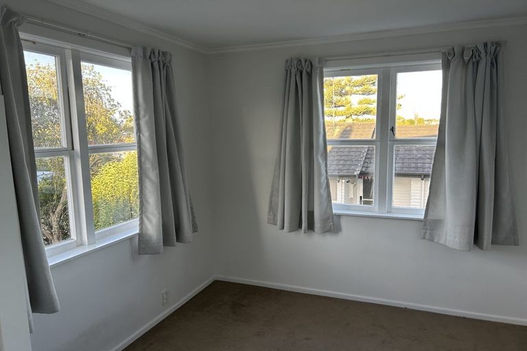 Photo of property in 23 Sheridan Drive, New Lynn, Auckland, 0600