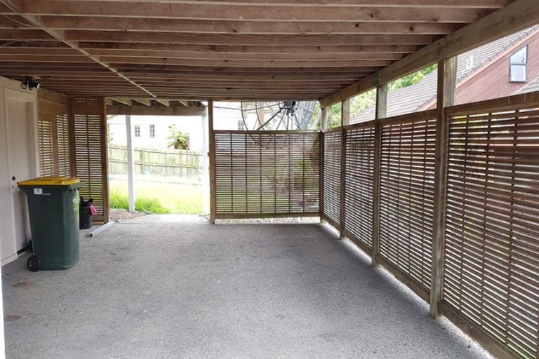 Photo of property in 2 Graham Collins Drive, Windsor Park, Auckland, 0632
