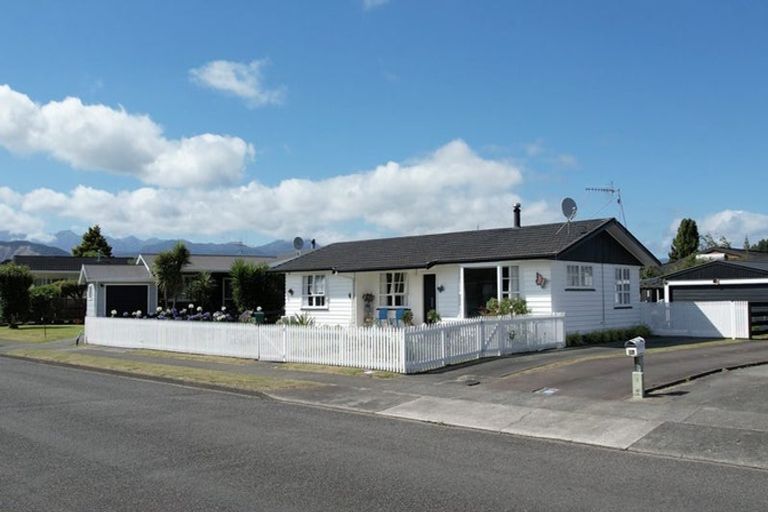 Photo of property in 54 Kennedy Drive, Levin, 5510