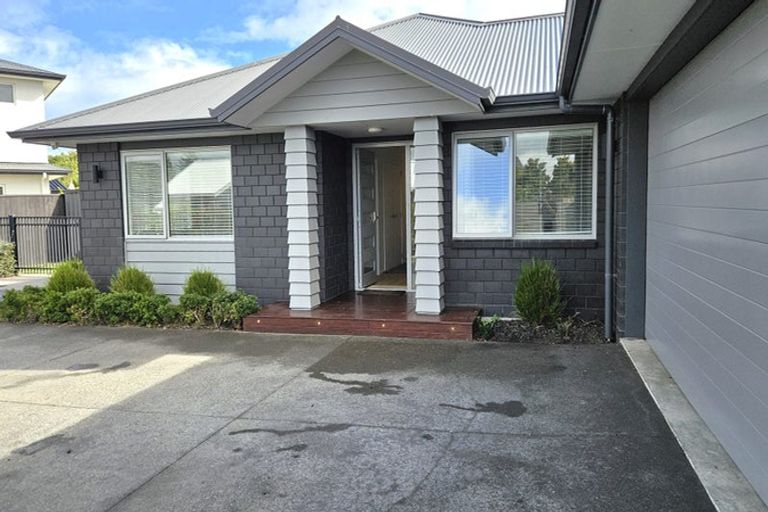 Photo of property in 13 Birdie Lane, Waiwhakaiho, New Plymouth, 4312