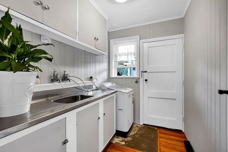 Photo of property in 139 Tukapa Street, Westown, New Plymouth, 4310