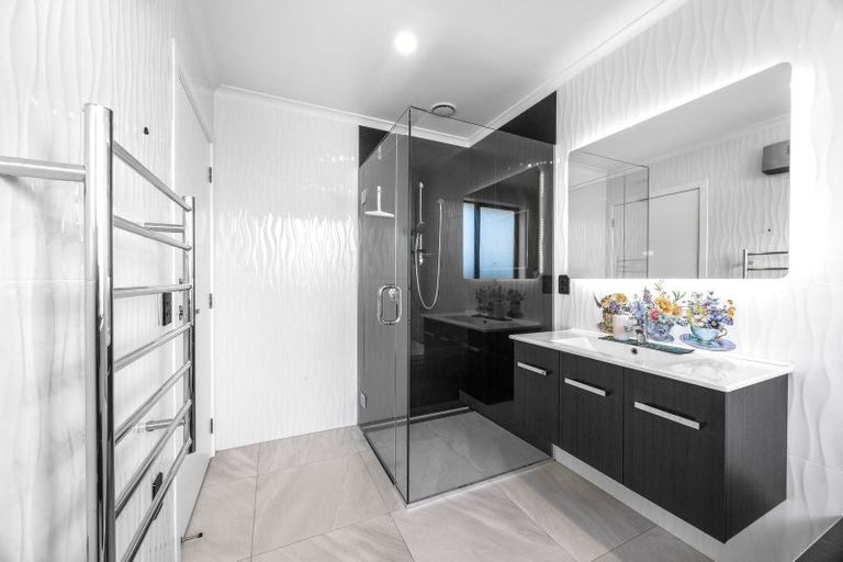 Photo of property in 66 Skibbereen Drive, Halswell, 8025