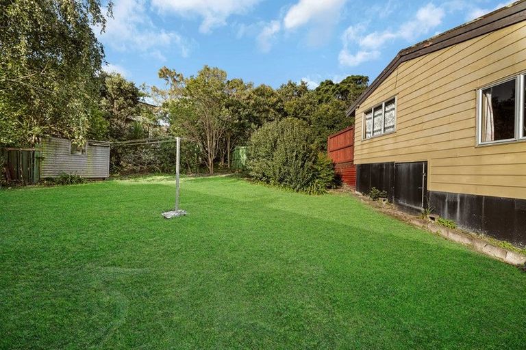 Photo of property in 14 Elsted Place, Goodwood Heights, Auckland, 2105