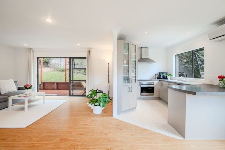 Photo of property in 49a Flaxdale Street, Birkdale, Auckland, 0626