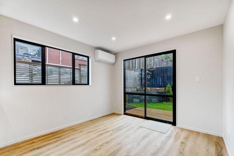 Photo of property in 8a Butterworth Drive, Glendene, Auckland, 0602