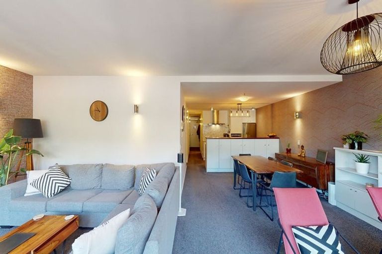 Photo of property in Montreaux Apartments, 1b/164 The Terrace, Wellington Central, Wellington, 6011