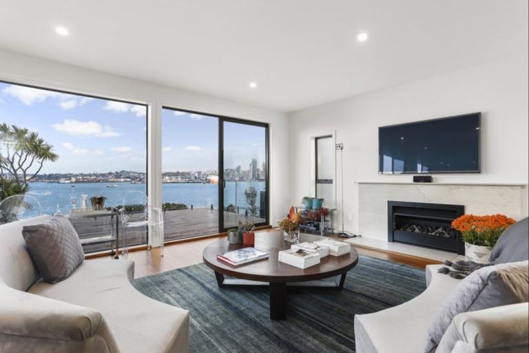 Photo of property in 79a Stanley Point Road, Stanley Point, Auckland, 0624