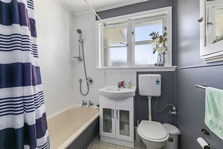 Photo of property in 310 George Street, Stokes Valley, Lower Hutt, 5019