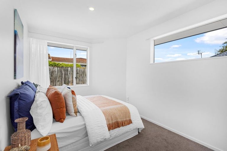 Photo of property in 17c Division Street, Riccarton, Christchurch, 8041