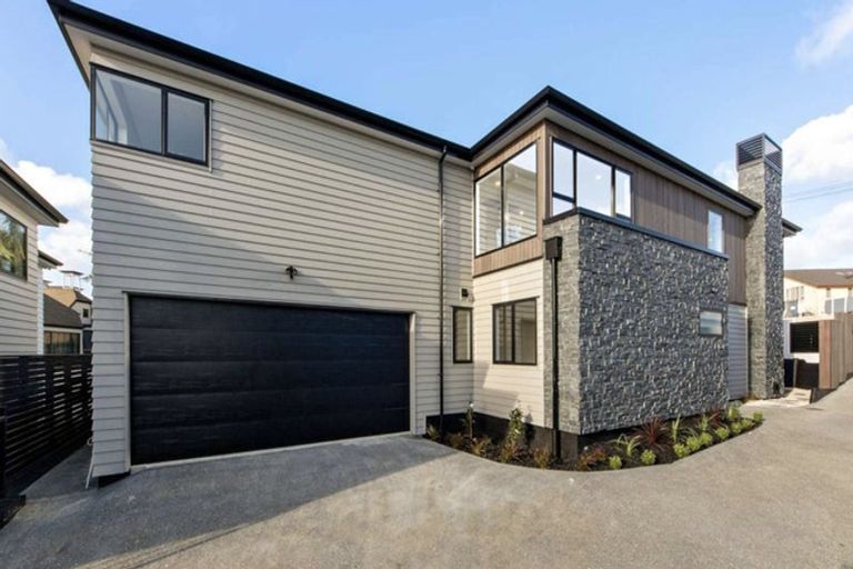 Photo of property in 47a Takutai Avenue, Half Moon Bay, Auckland, 2012