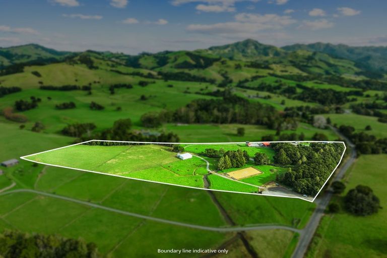 Photo of property in 327 Tangihua Road, Maungakaramea, Whangarei, 0178