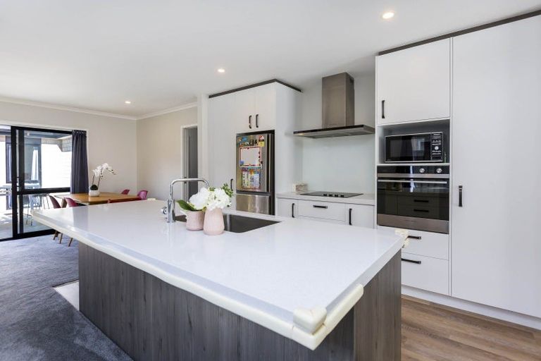 Photo of property in 13 Te Kaeaea Crescent, Wallaceville, Upper Hutt, 5018