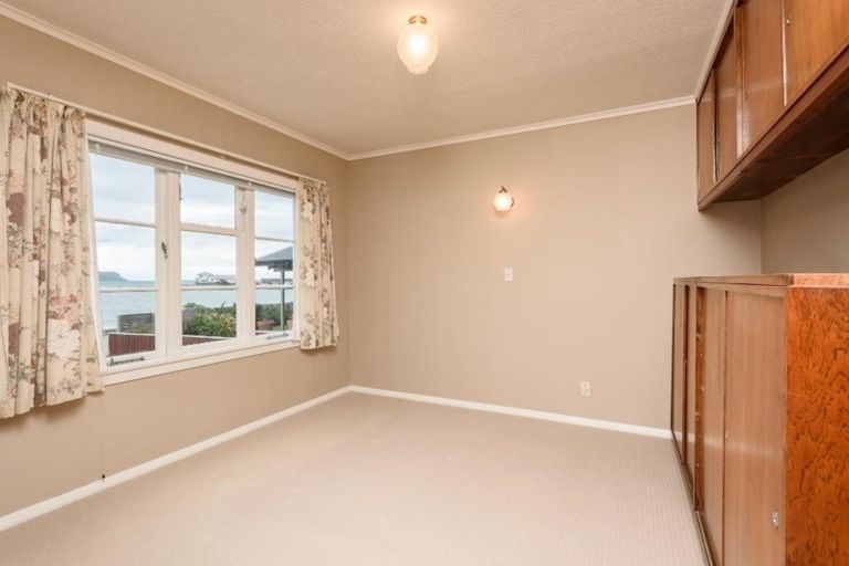 Photo of property in 42 Moana Road, Plimmerton, Porirua, 5026