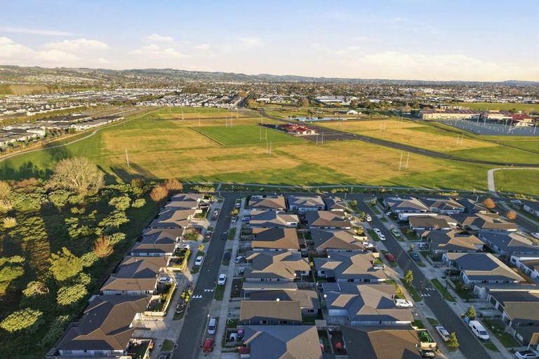 Photo of property in 16 Harore Road, Takanini, 2112