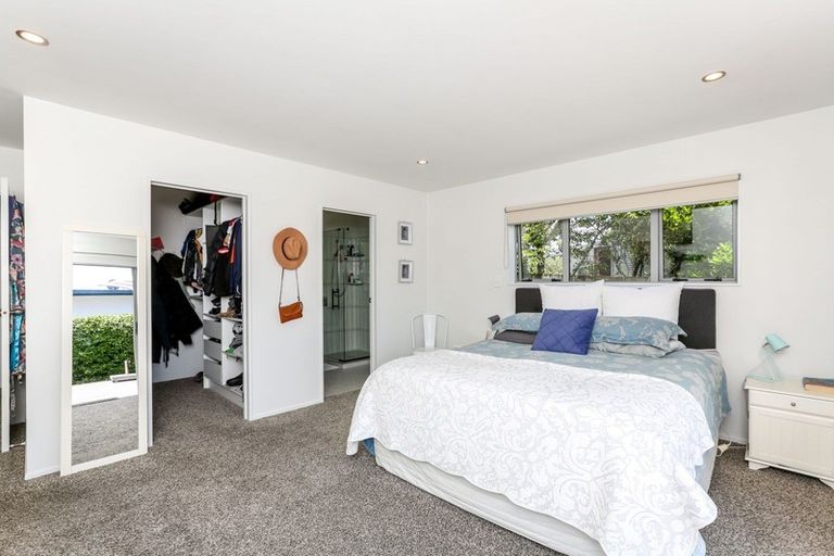 Photo of property in 130a Wairau Road, Oakura, 4314