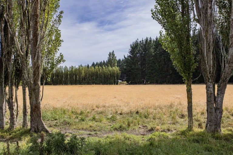 Photo of property in 10 Jelfs Road, Woodend Beach, Woodend, 7691