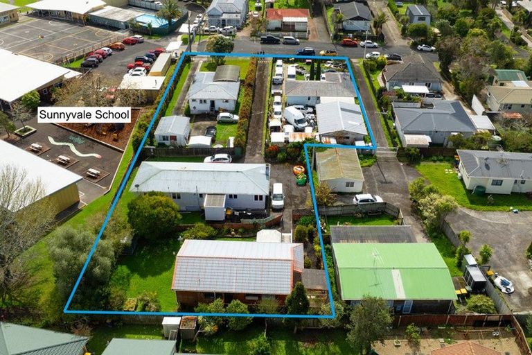 Photo of property in 32 Ribblesdale Road, Henderson, Auckland, 0612