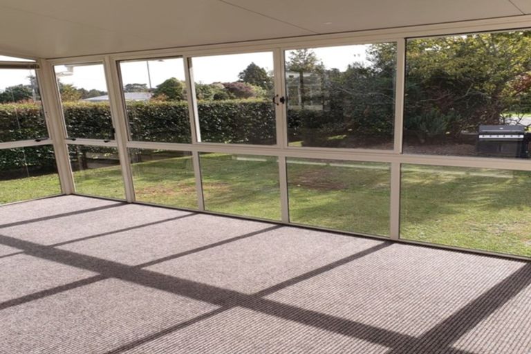 Photo of property in 4 Kendallvale Drive, Waiuku, 2123