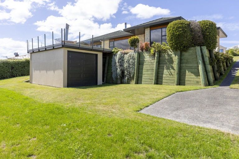 Photo of property in 6 Maniapoto Grove, Waipahihi, Taupo, 3330