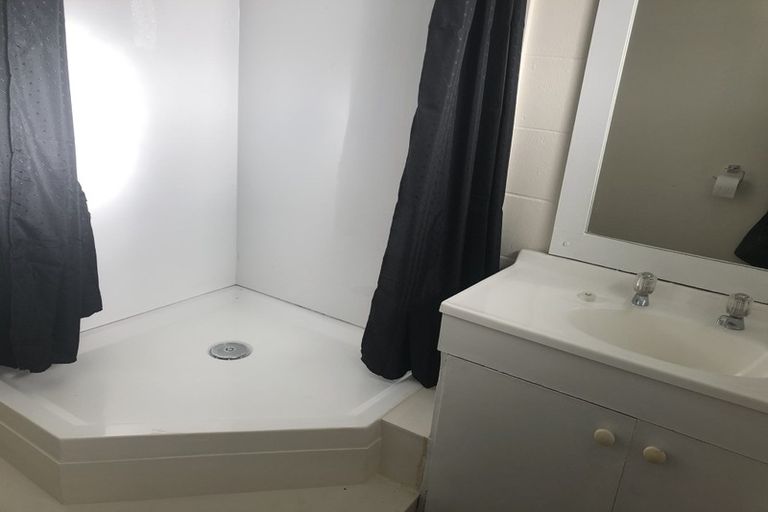 Photo of property in 35b Trentham Road, Papakura, 2110