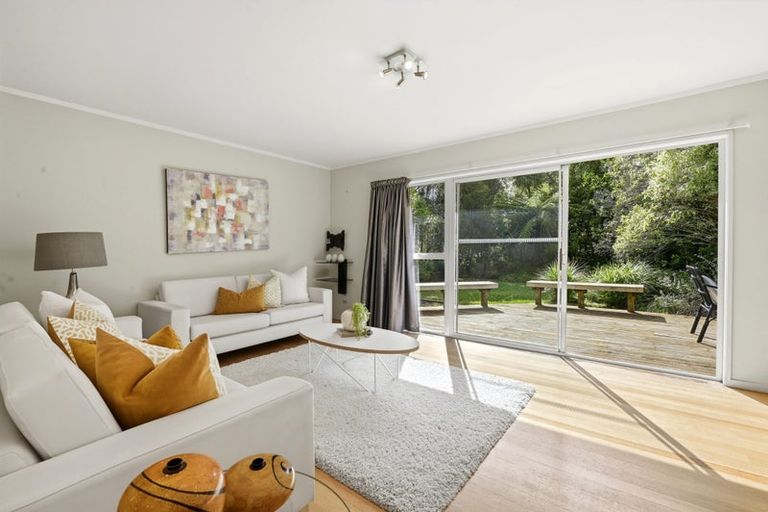 Photo of property in 15 Sartors Avenue, Northcross, Auckland, 0630