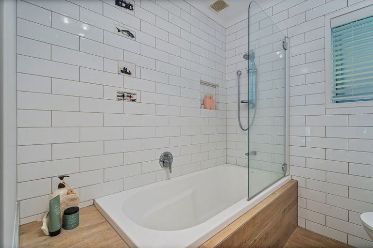 Photo of property in 56 Hahei Beach Road, Hahei, Whitianga, 3591