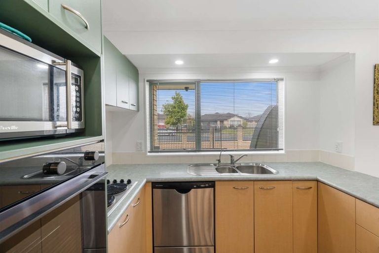 Photo of property in 335 Mahia Road, Weymouth, Auckland, 2103