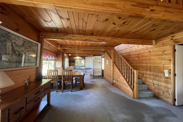 Photo of property in 2/28 Knightsbridge Drive, Forrest Hill, Auckland, 0620