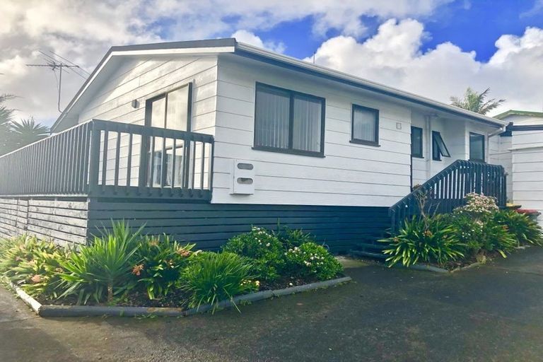 Photo of property in 2/122 Finlayson Avenue, Clendon Park, Auckland, 2103