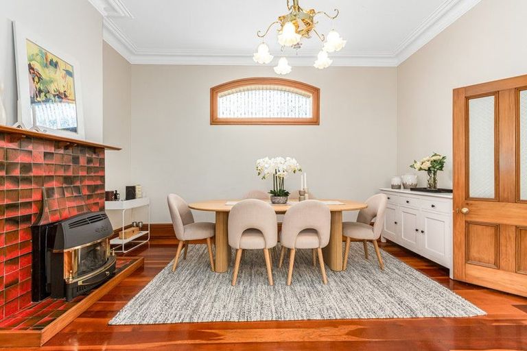 Photo of property in 46 Roxburgh Street, Mount Victoria, Wellington, 6011