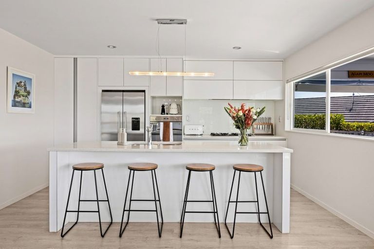 Photo of property in 52 Beachwood Drive, Hatfields Beach, Orewa, 0931