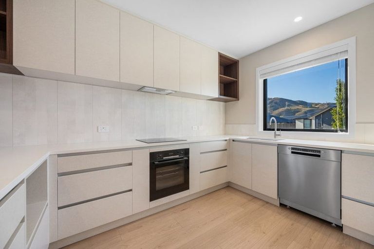 Photo of property in 16 Woods Crescent, Cromwell, 9310