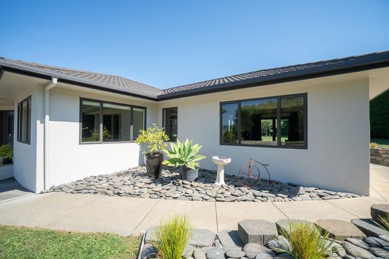 Photo of property in 34 Schnell Drive, Kelvin Grove, Palmerston North, 4414