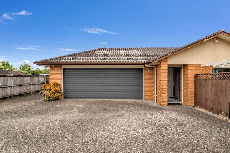 Photo of property in 16 Ironstone Place, Randwick Park, Auckland, 2105