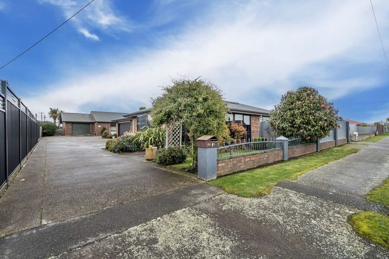 Photo of property in 37 Renfrew Street, Waikiwi, Invercargill, 9810