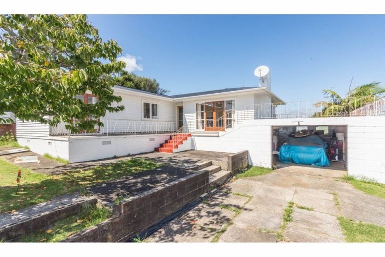 Photo of property in 8 Grendon Road, Titirangi, Auckland, 0604
