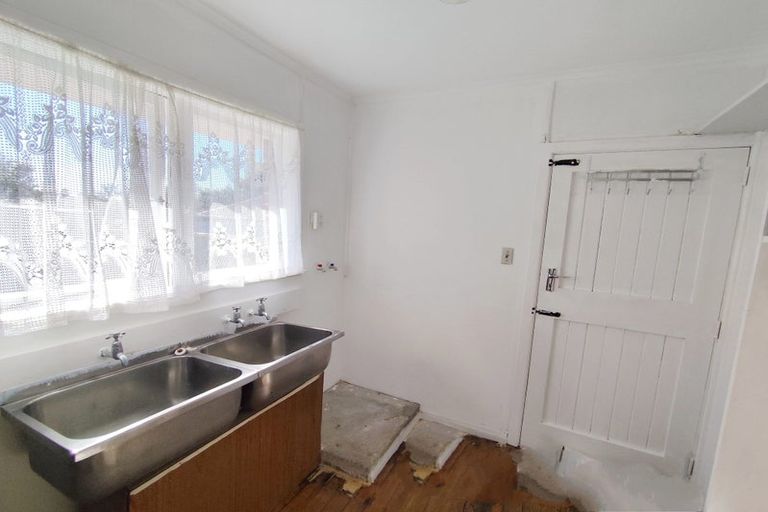 Photo of property in 26 Larnoch Road, Henderson, Auckland, 0610