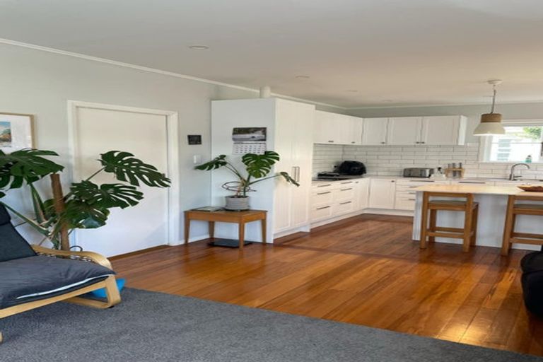 Photo of property in 1/56 Churton Crescent, Taita, Lower Hutt, 5011