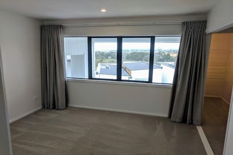 Photo of property in 71 Rangihina Road, Hobsonville, Auckland, 0616