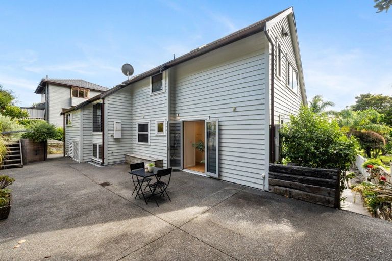 Photo of property in 27 Shelly Beach Parade, Cockle Bay, Auckland, 2014