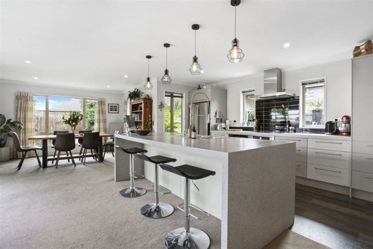 Photo of property in 5 Whio Close, Parklands, Christchurch, 8083