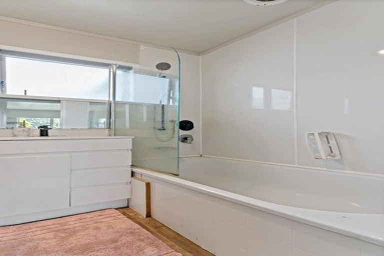 Photo of property in 33b Kindergarten Drive, Conifer Grove, Takanini, 2112