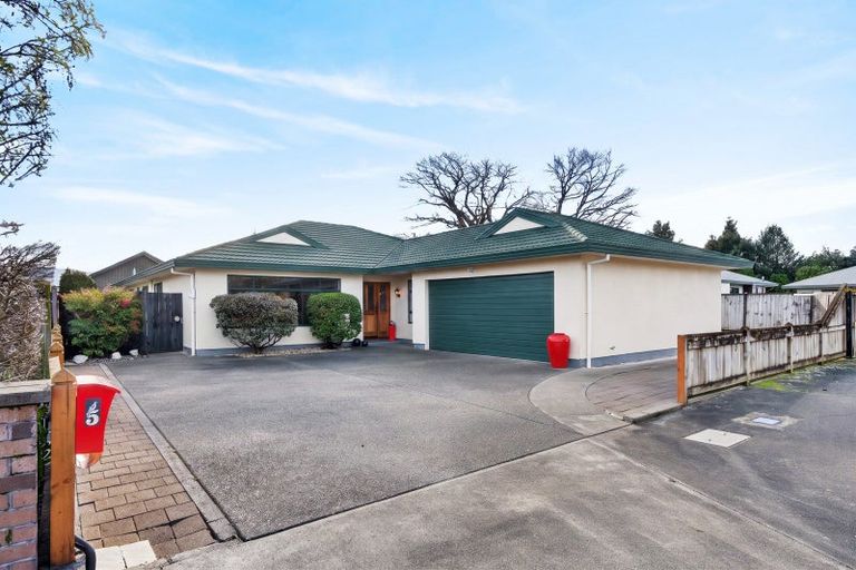 Photo of property in 5 Oak View Place, Greytown, 5712